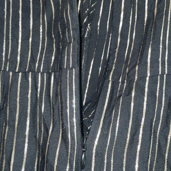 NWT Express Black and Gold Blouse Size Small - Picture 6 of 7